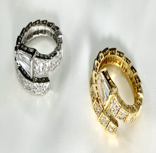 Ring Fashion Snake Shape White Color Zirconia 3AAA