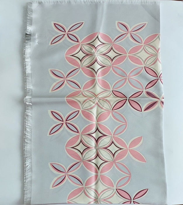 Pre-owned Louis Vuitton Silk Scarf In Pink